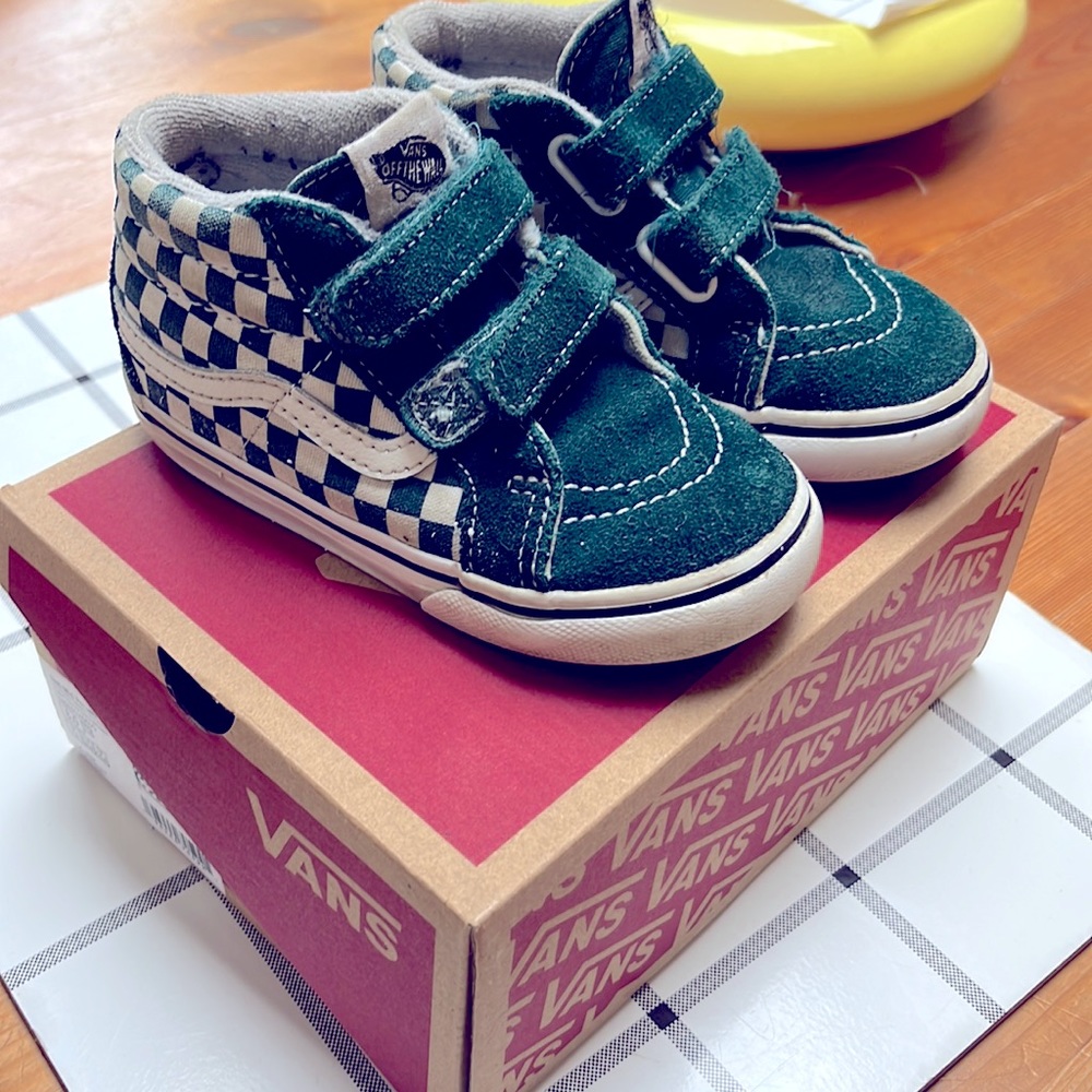 Vans sk8-mid reissue green and white sneakers 8T